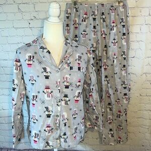 Charter Club size small flannel snowman button down pajama set. Exc condition